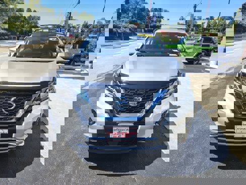 Used 2020 Nissan Murano SV image 3