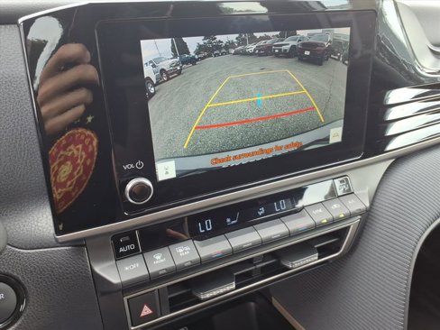 Used 2025 Toyota Camry SE image 25