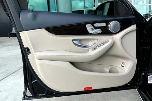 Used 2015 Mercedes-Benz C 300 Sedan image 18