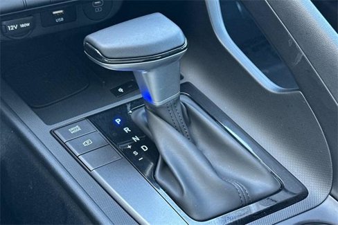 Used 2025 Hyundai Elantra Sport image 21