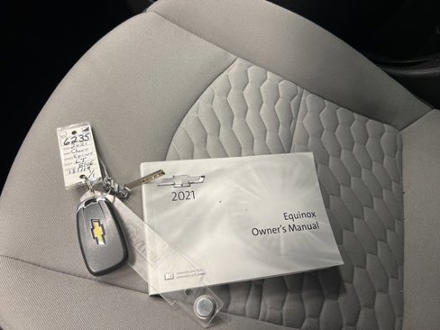 Used 2021 Chevrolet Equinox LT image 30