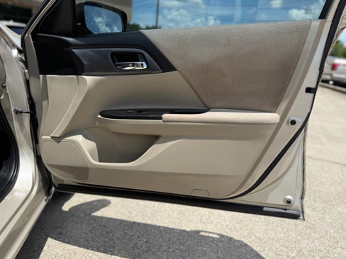 Used 2013 Honda Accord LX image 22