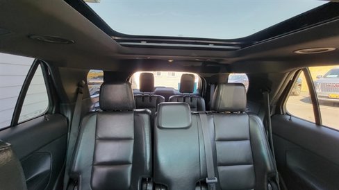 Used 2015 Ford Explorer XLT w/ Equipment Group 202B image 30