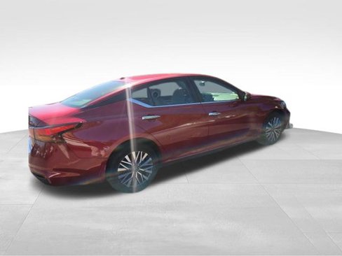 Used 2023 Nissan Altima 2.5 SV image 12