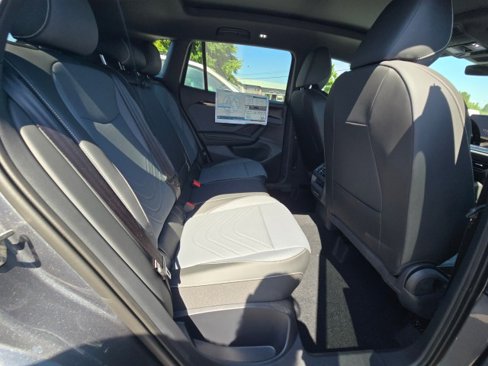New 2025 Volkswagen Tiguan SE R-Line image 14