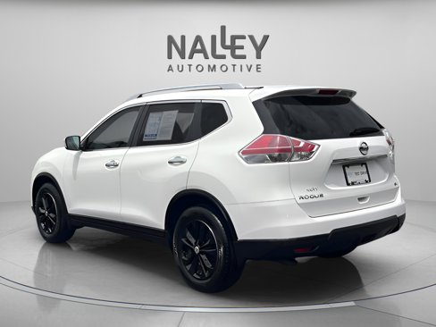 Used 2016 Nissan Rogue SV image 3