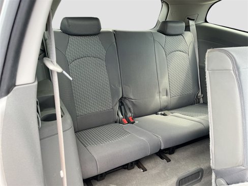 Used 2011 Chevrolet Traverse LS image 23