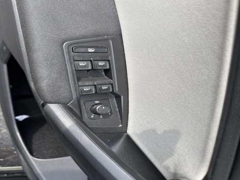 Used 2019 Volkswagen Tiguan S w/ Driver Assistance Package image 28