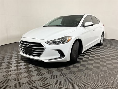 Used 2017 Hyundai Elantra SE image 6