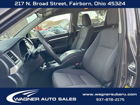 Used 2018 Toyota Highlander LE image 10
