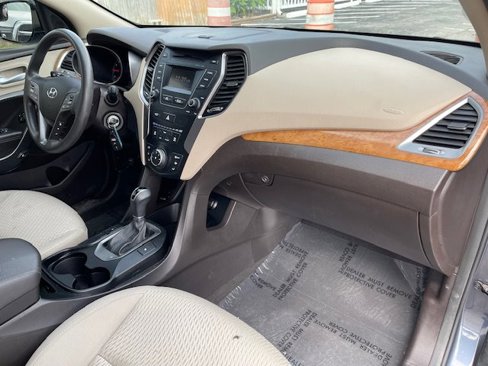 Used 2016 Hyundai Santa Fe SE image 16