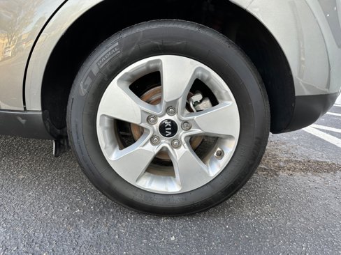 Used 2019 Kia Soul image 28