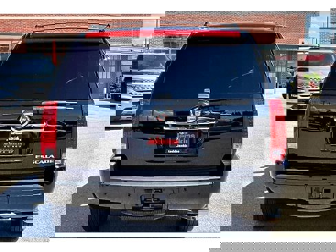 Used 2013 Cadillac Escalade Premium image 4