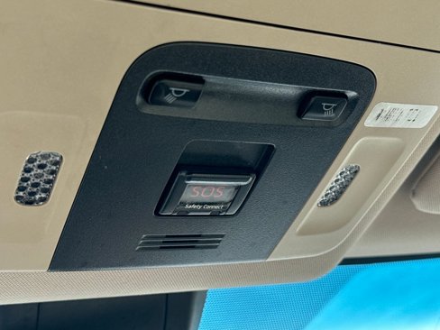 Used 2019 Toyota Camry LE image 30