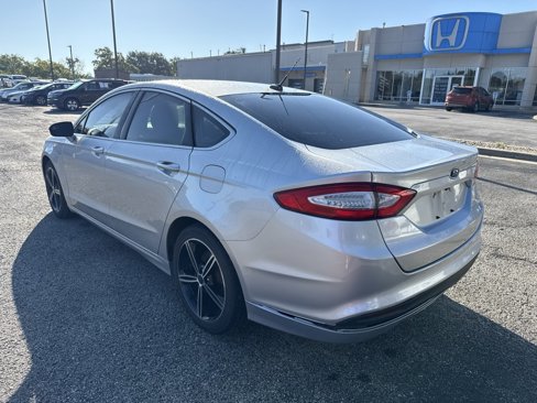 Used 2014 Ford Fusion SE w/ Equipment Group 202A image 8