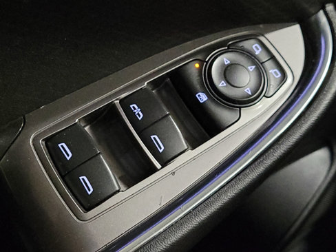 Used 2017 Chevrolet Malibu LT image 27