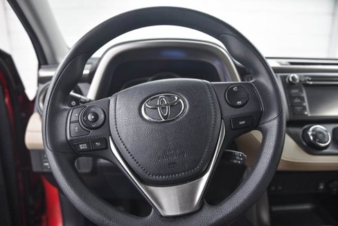 Used 2013 Toyota RAV4 LE image 17