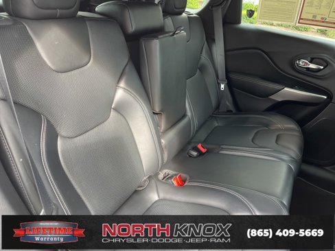 Used 2021 Jeep Cherokee Latitude Lux 80th Anniv w/ Quick Order Package 26U 80TH image 24