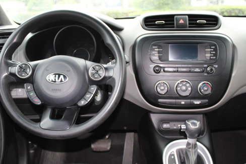 Used 2016 Kia Soul + image 8