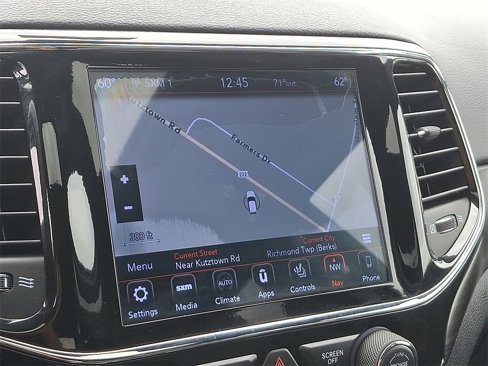 Used 2019 Jeep Grand Cherokee Altitude image 18