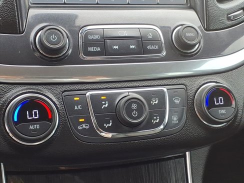 Used 2017 Chevrolet Impala LT image 23