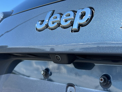 Used 2020 Jeep Cherokee Latitude w/ Mobile Office Group image 35