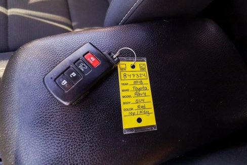 Used 2018 Toyota RAV4 XLE image 8