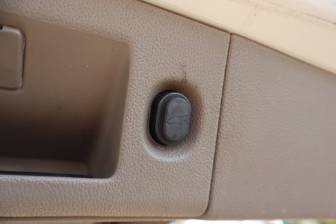 Used 2015 Chevrolet Suburban LT image 41
