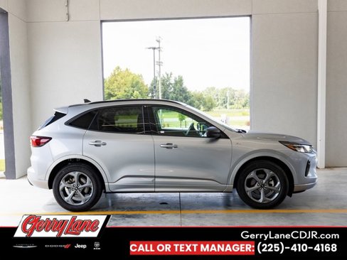 Used 2024 Ford Escape ST-Line w/ Cold Weather Package image 3