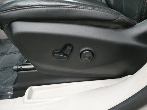 Used 2018 Chrysler Pacifica Touring-L image 15