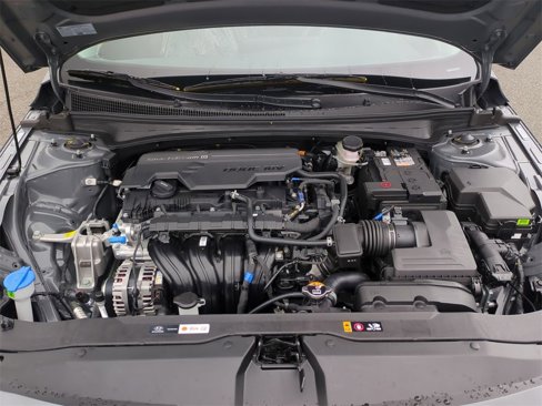 Certified 2025 Hyundai Elantra SE w/ Cargo Package image 27