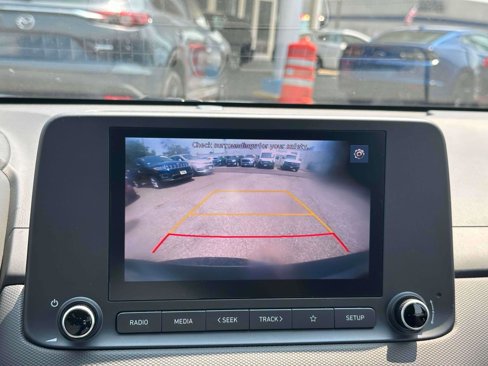 Used 2022 Hyundai Kona SE w/ Cargo Package image 6