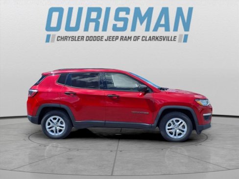 Used 2018 Jeep Compass Sport image 2