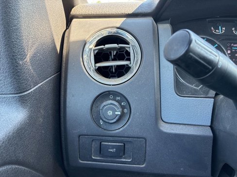 Used 2012 Ford F150 XLT w/ XLT Chrome Pkg image 16