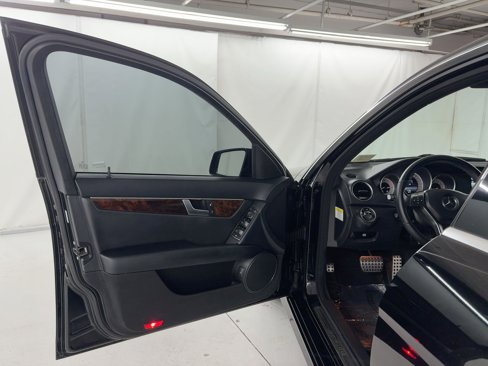 Used 2014 Mercedes-Benz C 250 Sedan image 5
