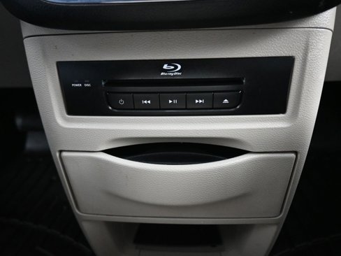 Used 2015 Chrysler Town & Country Touring-L w/ Driver Convenience Group image 21