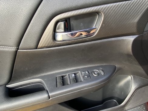 Used 2017 Honda Accord Sport image 17