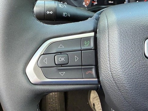 New 2026 Jeep Compass Latitude image 11