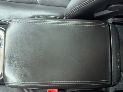 Used 2013 GMC Acadia SLT image 32