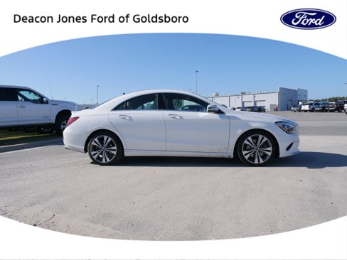 Used 2019 Mercedes-Benz CLA 250 4MATIC image 2