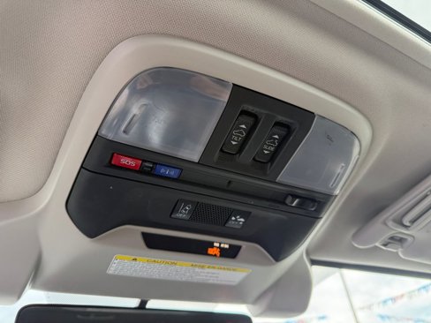 Used 2023 Subaru Crosstrek 2.0i Premium image 18