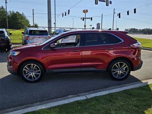 Used 2021 Ford Edge Titanium w/ Equipment Group 301A image 4
