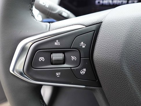Used 2025 Chevrolet Trax LT w/ LT Convenience Package image 14