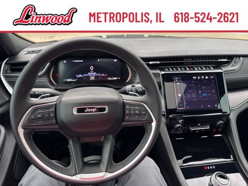 Used 2024 Jeep Grand Cherokee Laredo X image 2