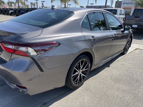 Used 2023 Toyota Camry SE image 12
