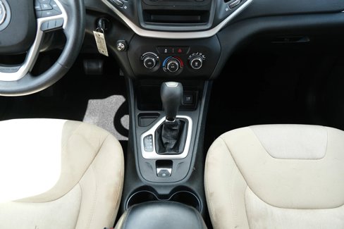 Used 2016 Jeep Cherokee Sport image 28