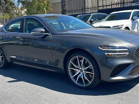Used 2025 Genesis G70 2.5T image 1