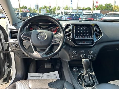 Used 2019 Jeep Cherokee Limited image 13