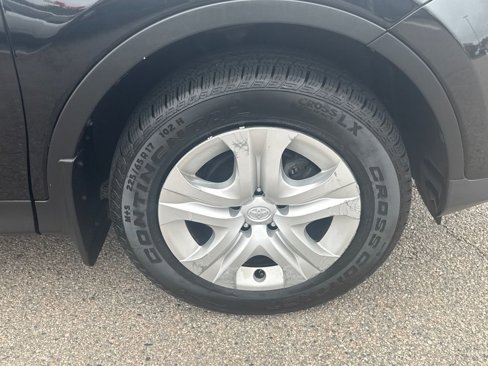 Used 2015 Toyota RAV4 LE image 38