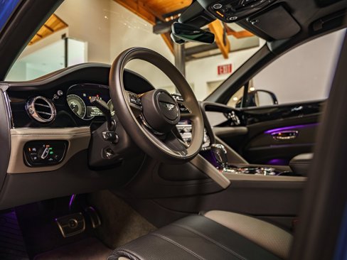 Used 2022 Bentley Bentayga image 10